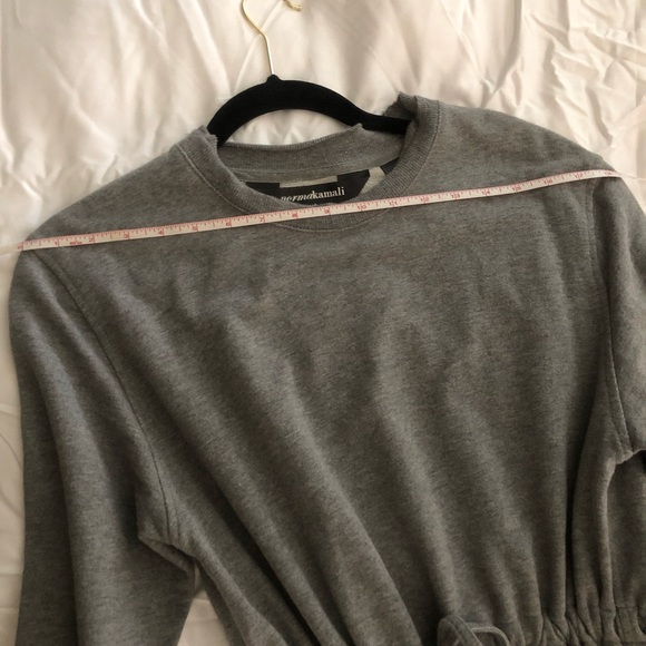 Norma Kamali- dress/tunic/top-drawstring waist;double flange neck, cuff and hem. - Picture 5 of 10